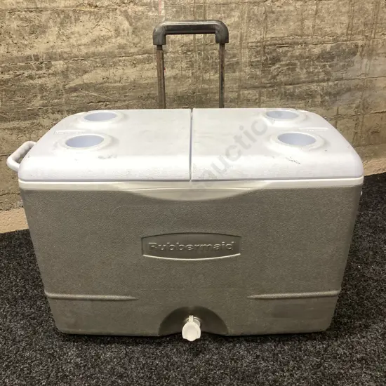 Large Rubbermaid Chilly Bin With Hinged Split Lid, Wheels & Fixed Handle, Drain Plug